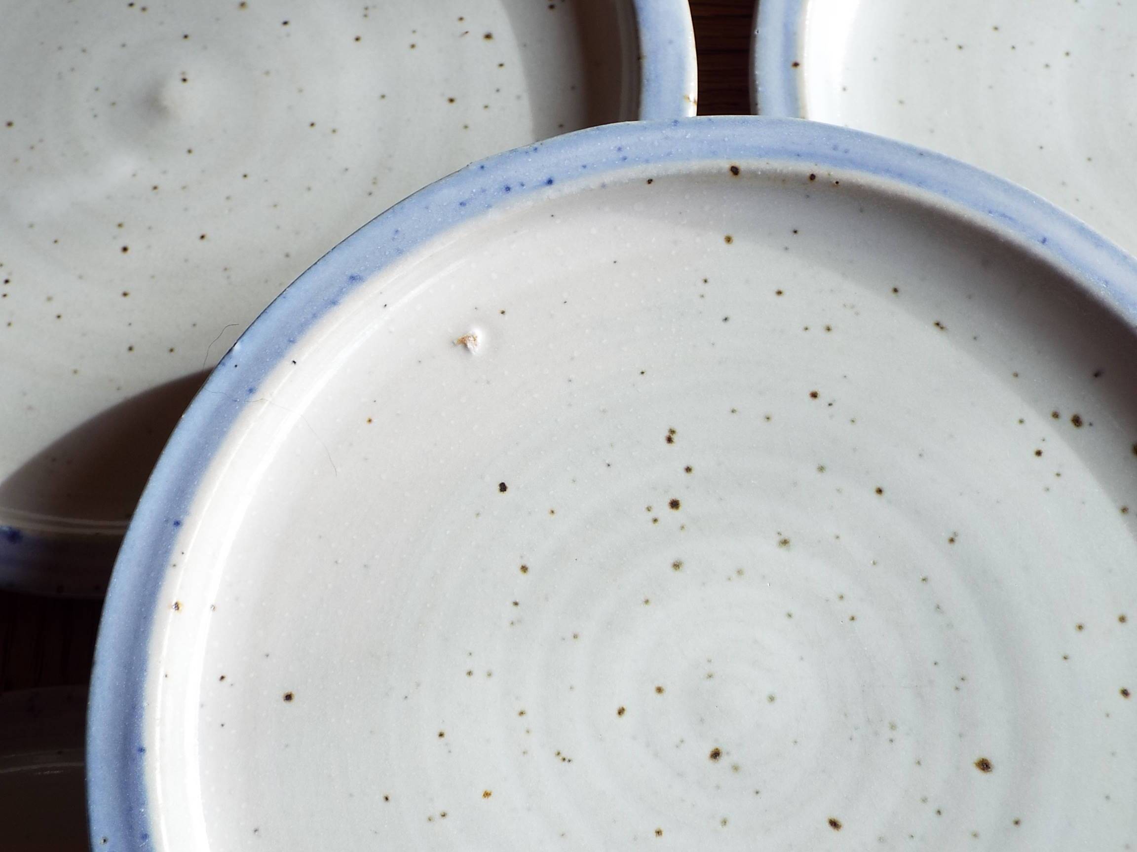 5 stoneware dessert plates