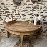 Pretty half-round table