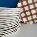 Set of 8 flat plates with Moulin des Loups checkered tablecloth pattern