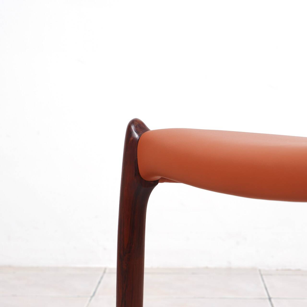 Set of 6 Niels Moller „Model 78“ rosewood dining chairs with cognac leather