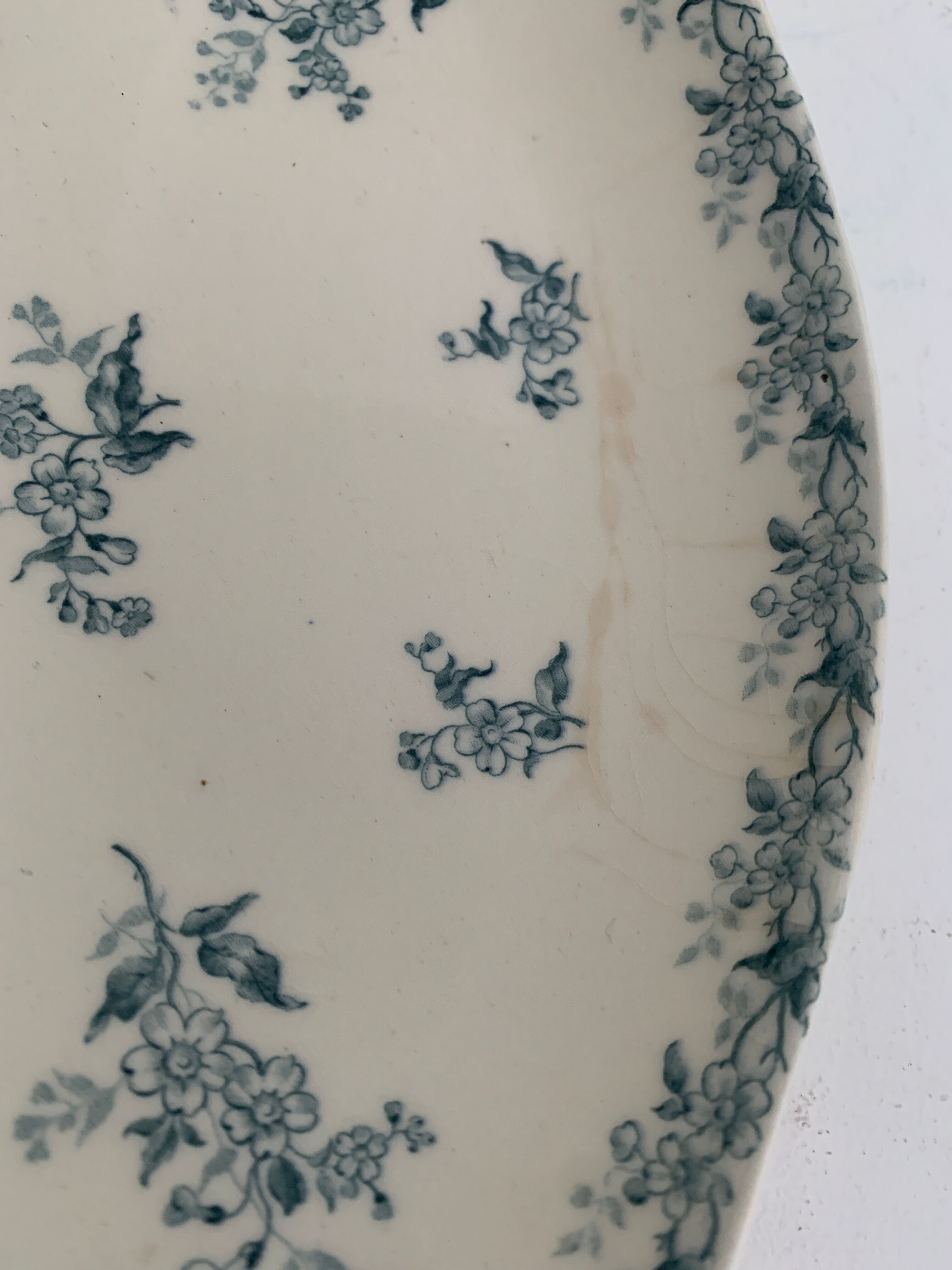 Pair of Gien opaque porcelain ravines, April model