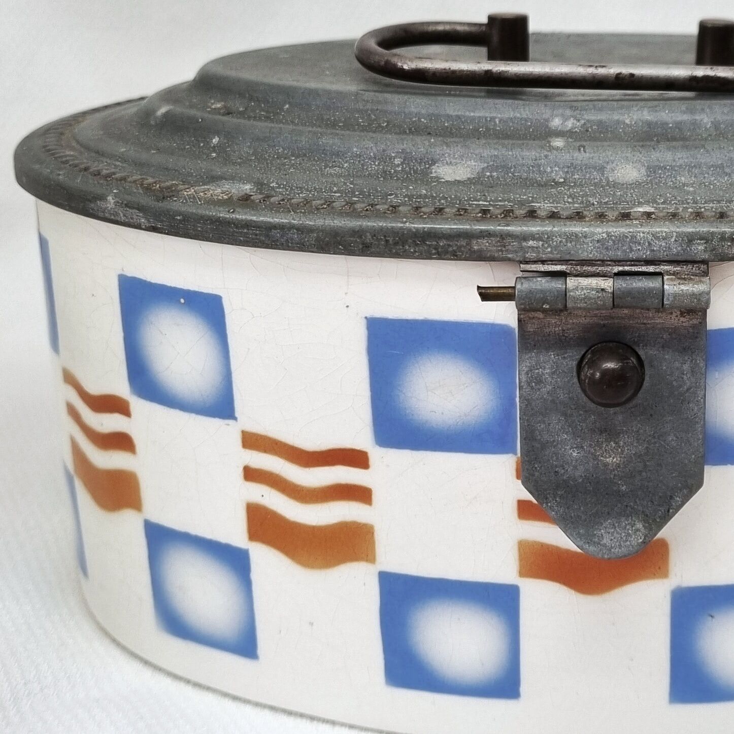 Earthenware biscuit tin