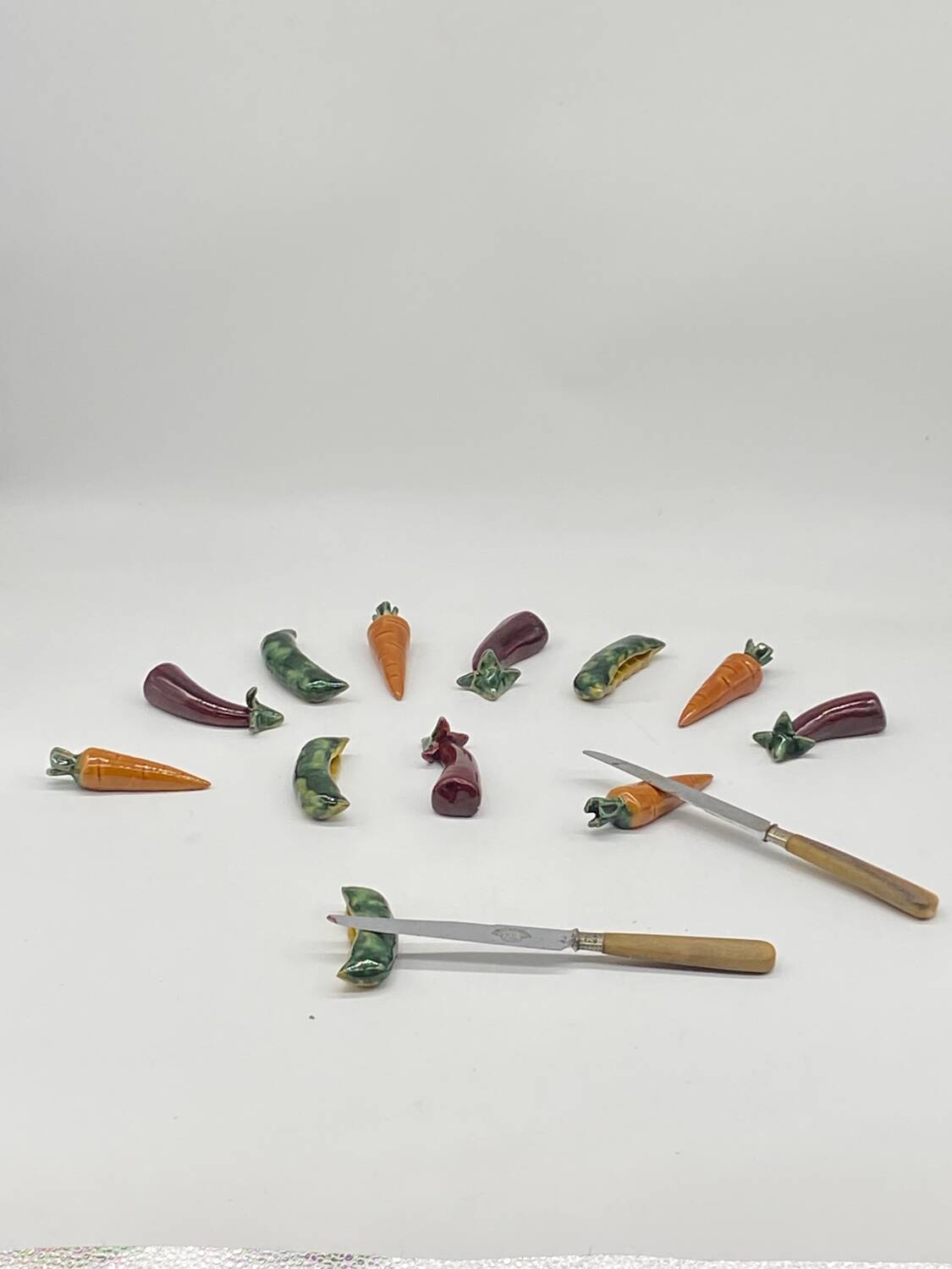 Set of 12 barbotine / vintage / vegetable knife holders 🍆 🫛 🥕