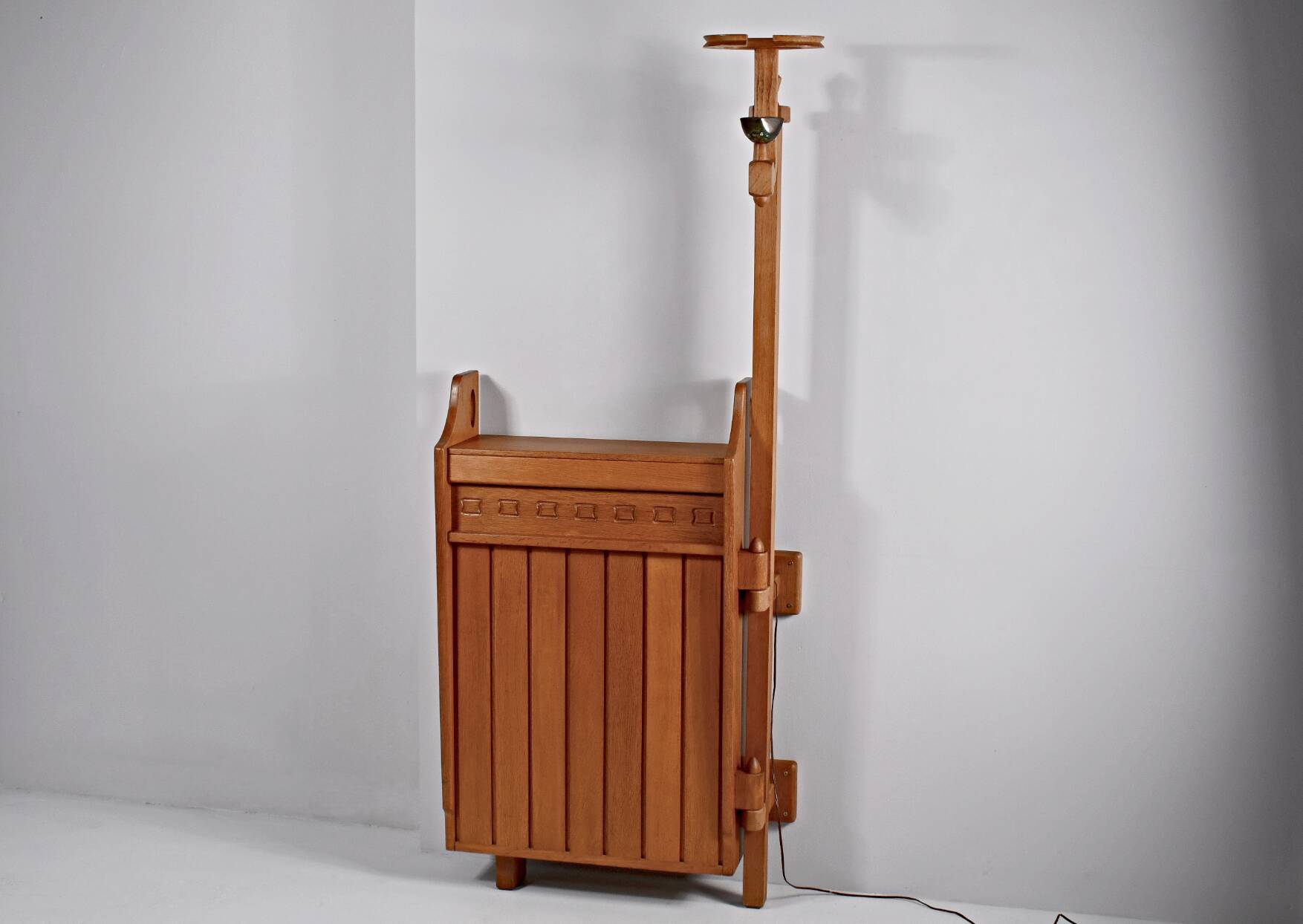 Guillerme et Chambron bar with standing lamp by Votre Maison.