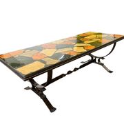 Table basse vintage en pierre avec cadre en fonte