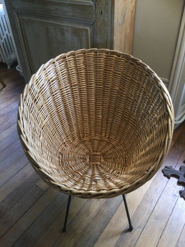 Fauteuil corbeille ancien en rotin