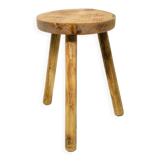 Tripod farm stool