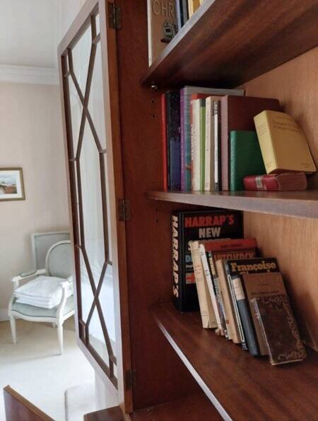 Mapple's English Yew Dresser