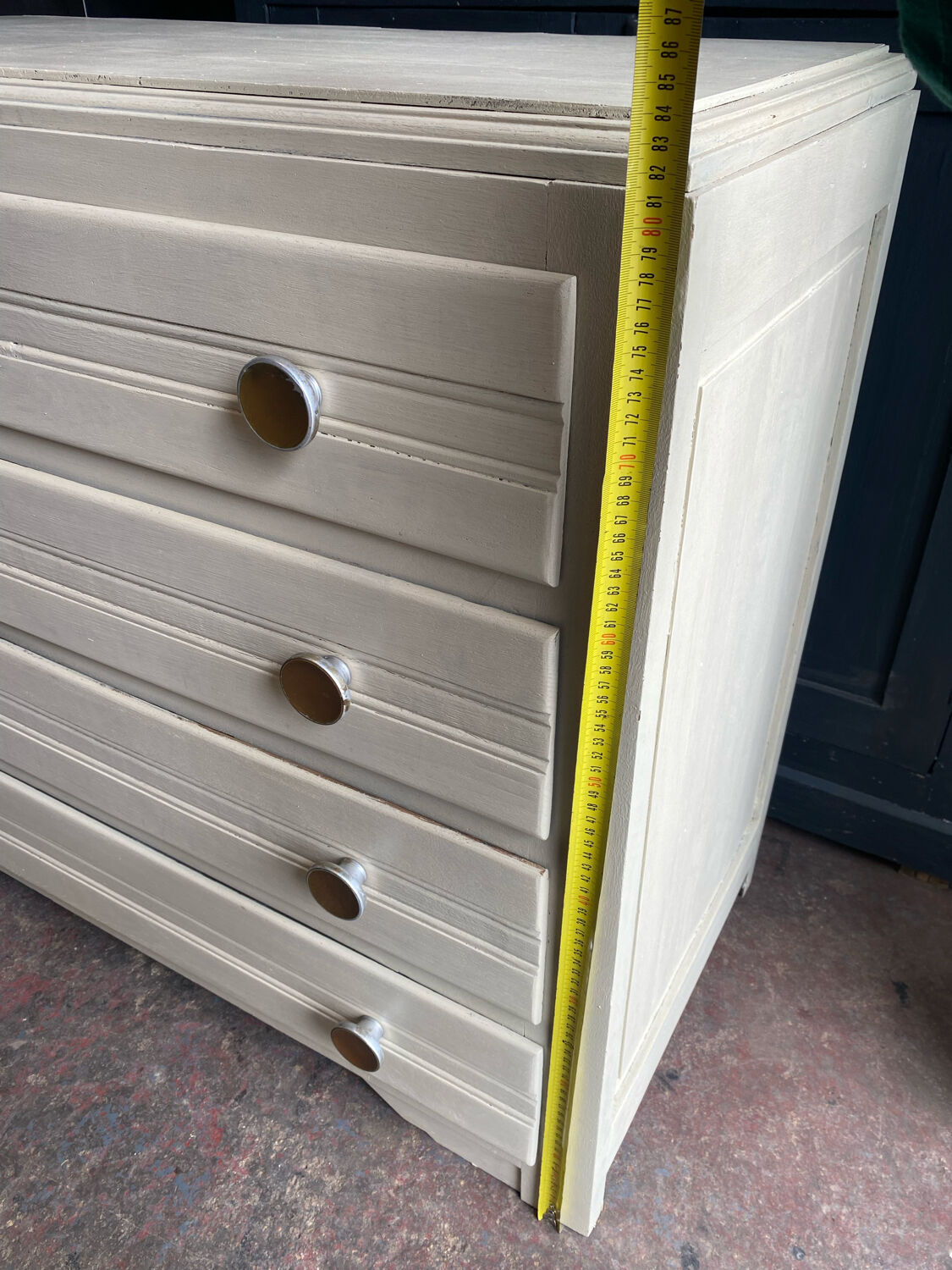 Chest of drawers