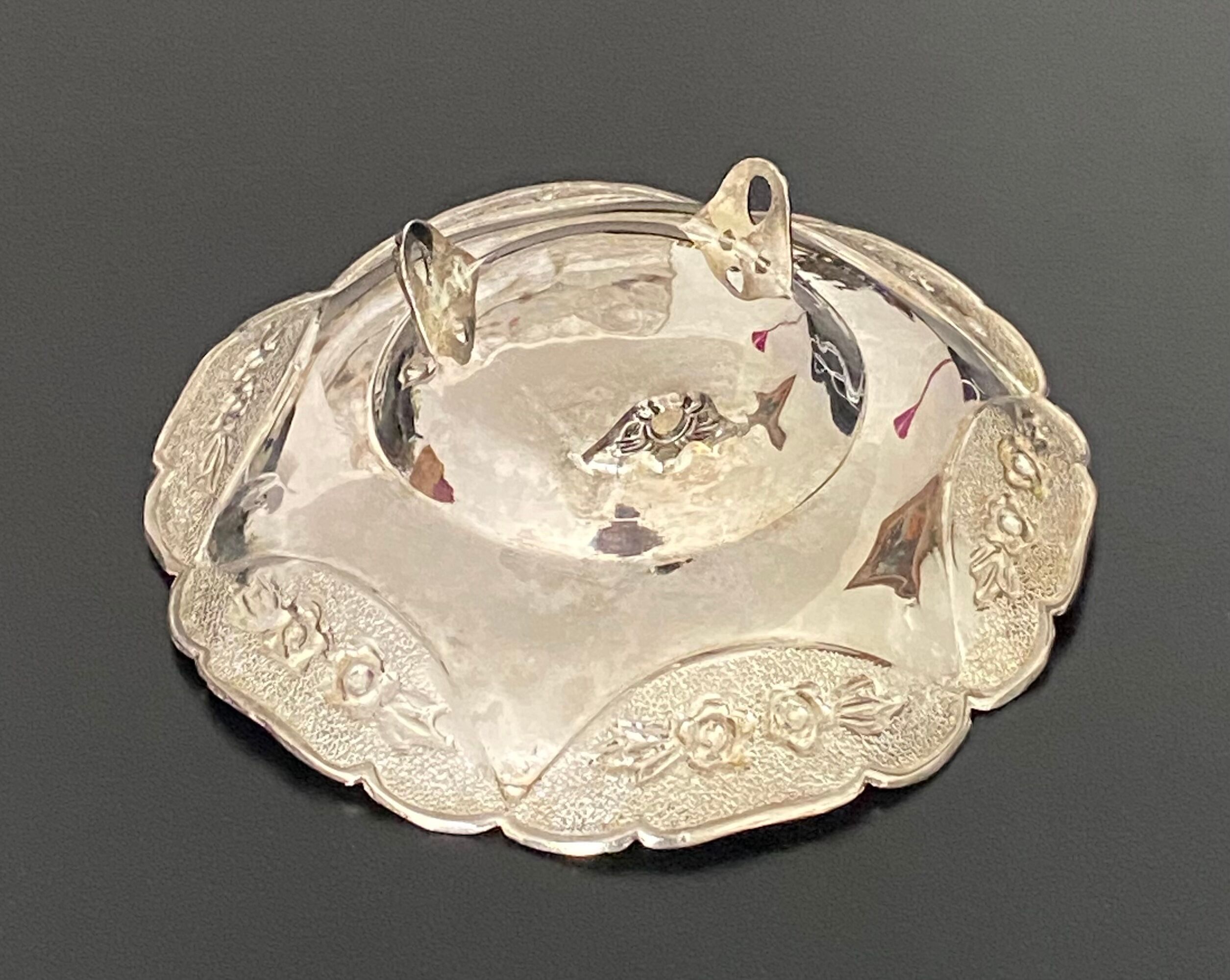 1 silver metal cup or pocket tray