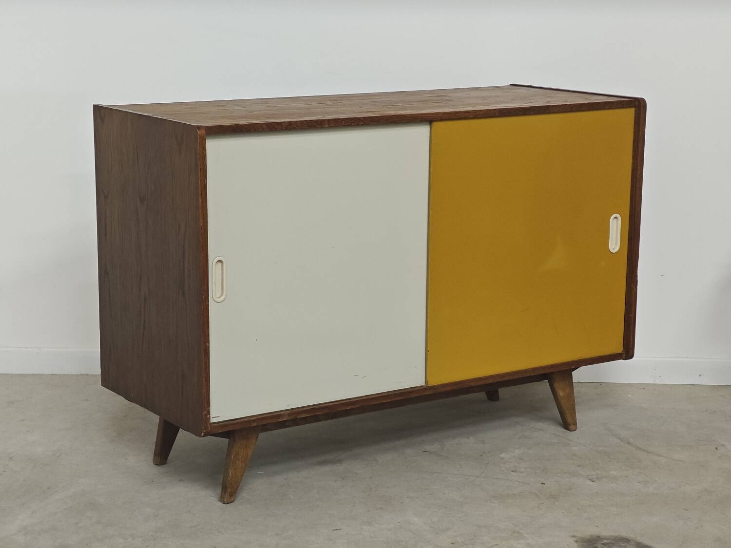 Buffet U 452 yellow by Jiri Jiroutek for Intérier Praha 1960