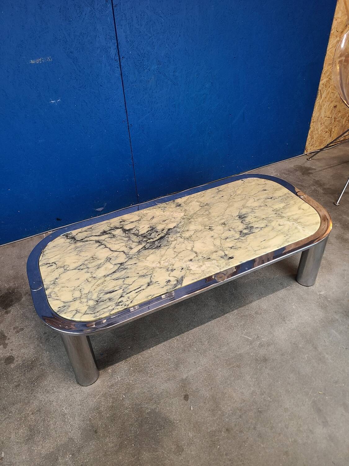 Italian design coffee table from the 70s, marble and chrome