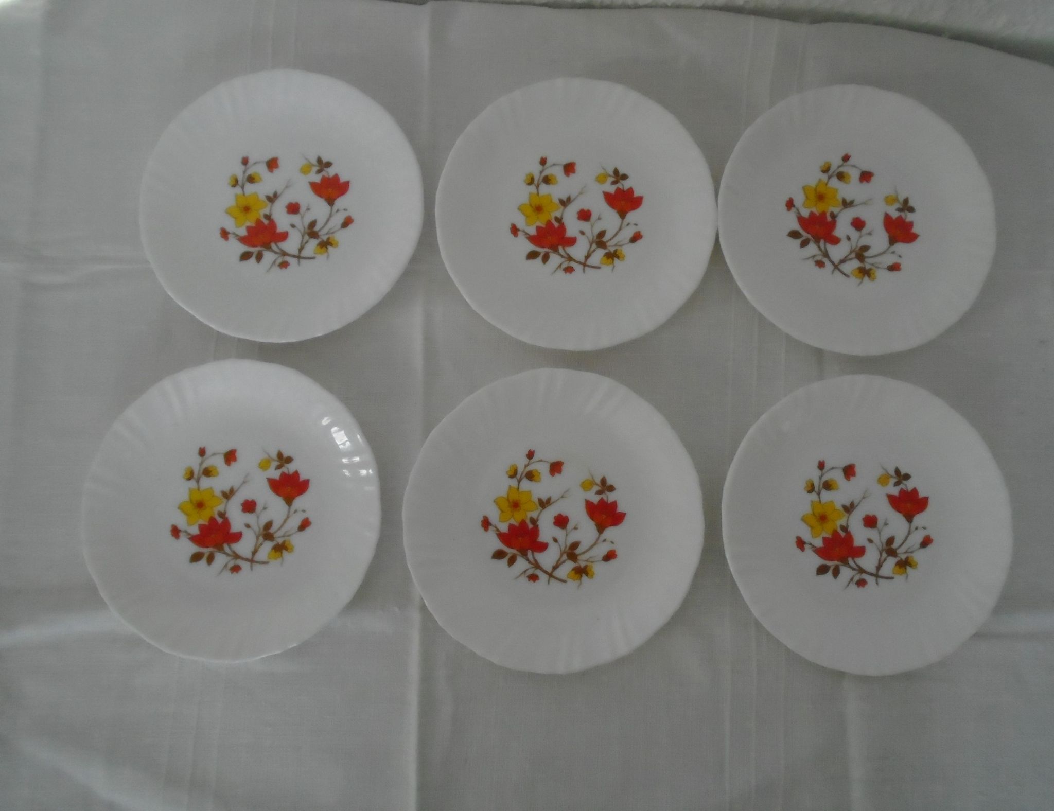 Set de 6 assiettes fleurs orange & jaune Arcopal France Vintage