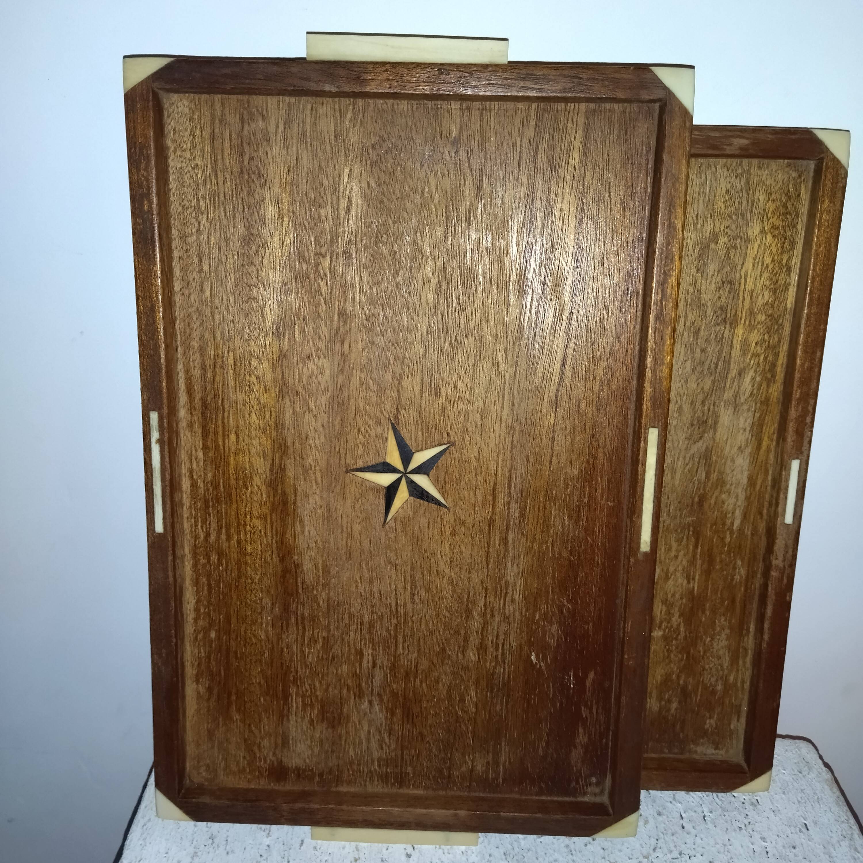 3 pull-out trays in teak and ebony bone marquetry