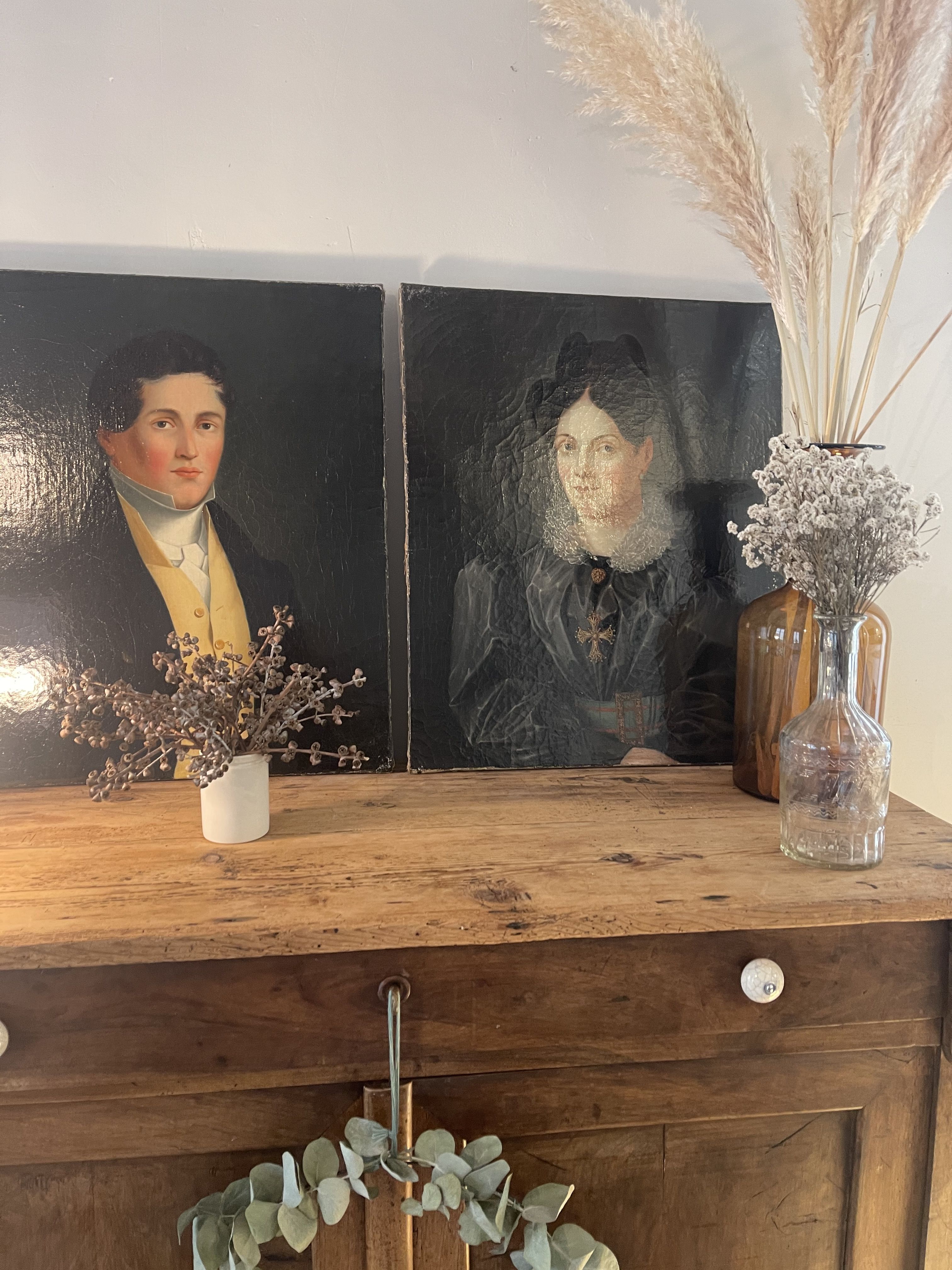 Duo portraits of a young couple painting on oil