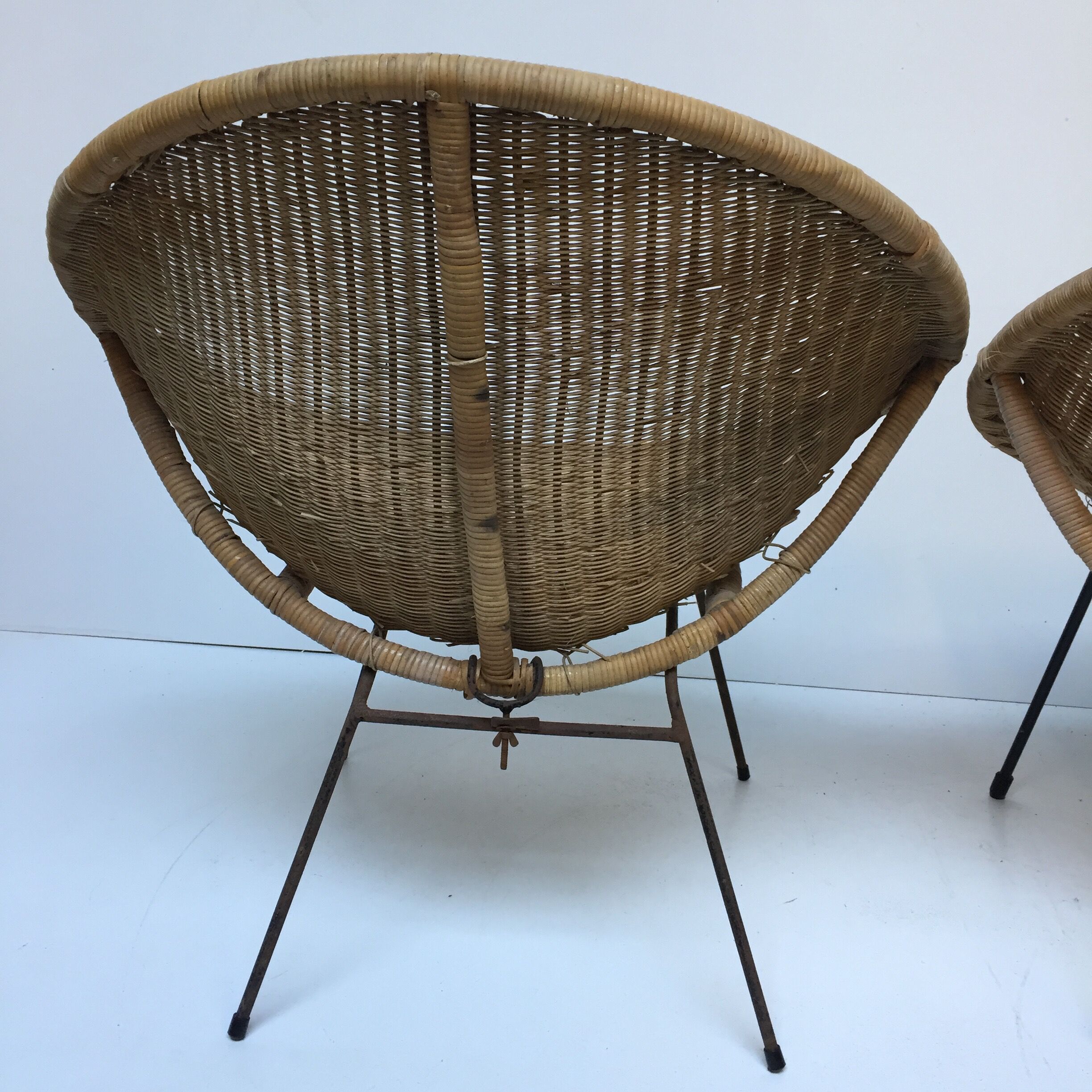 Paire de fauteuils satellite vintage