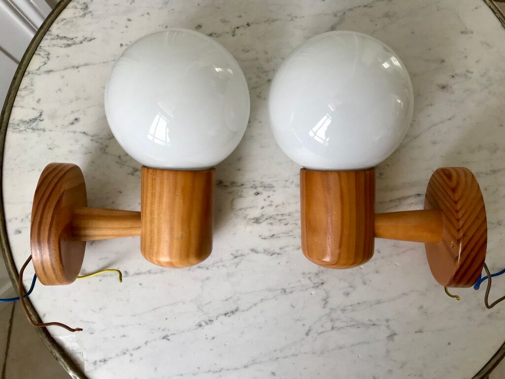 Pair of opline sconces and blond wood pine desgin years 60-70