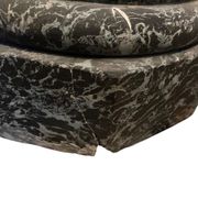 Paire de colonnes noires et vertes en scagliola 19e.