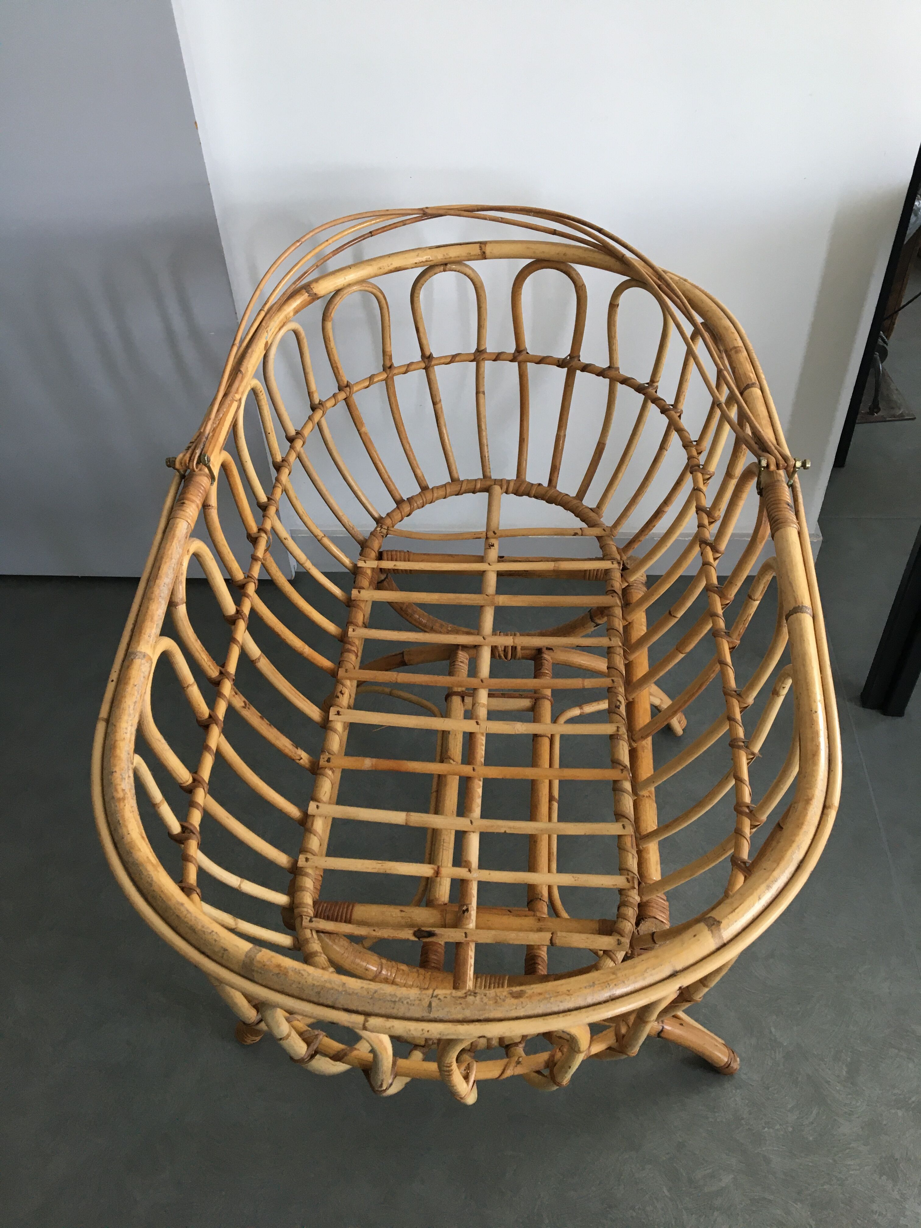 Rattan cradle