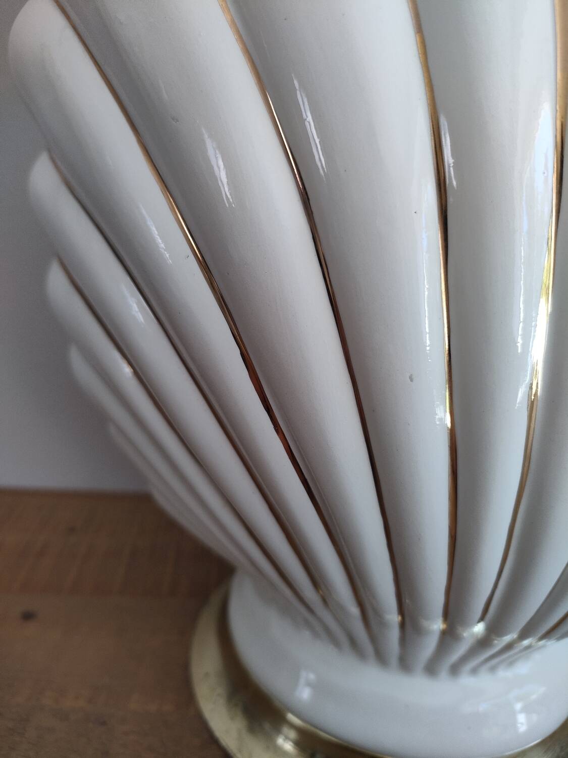 Ceramic and gold metal shell lamp base - vintage