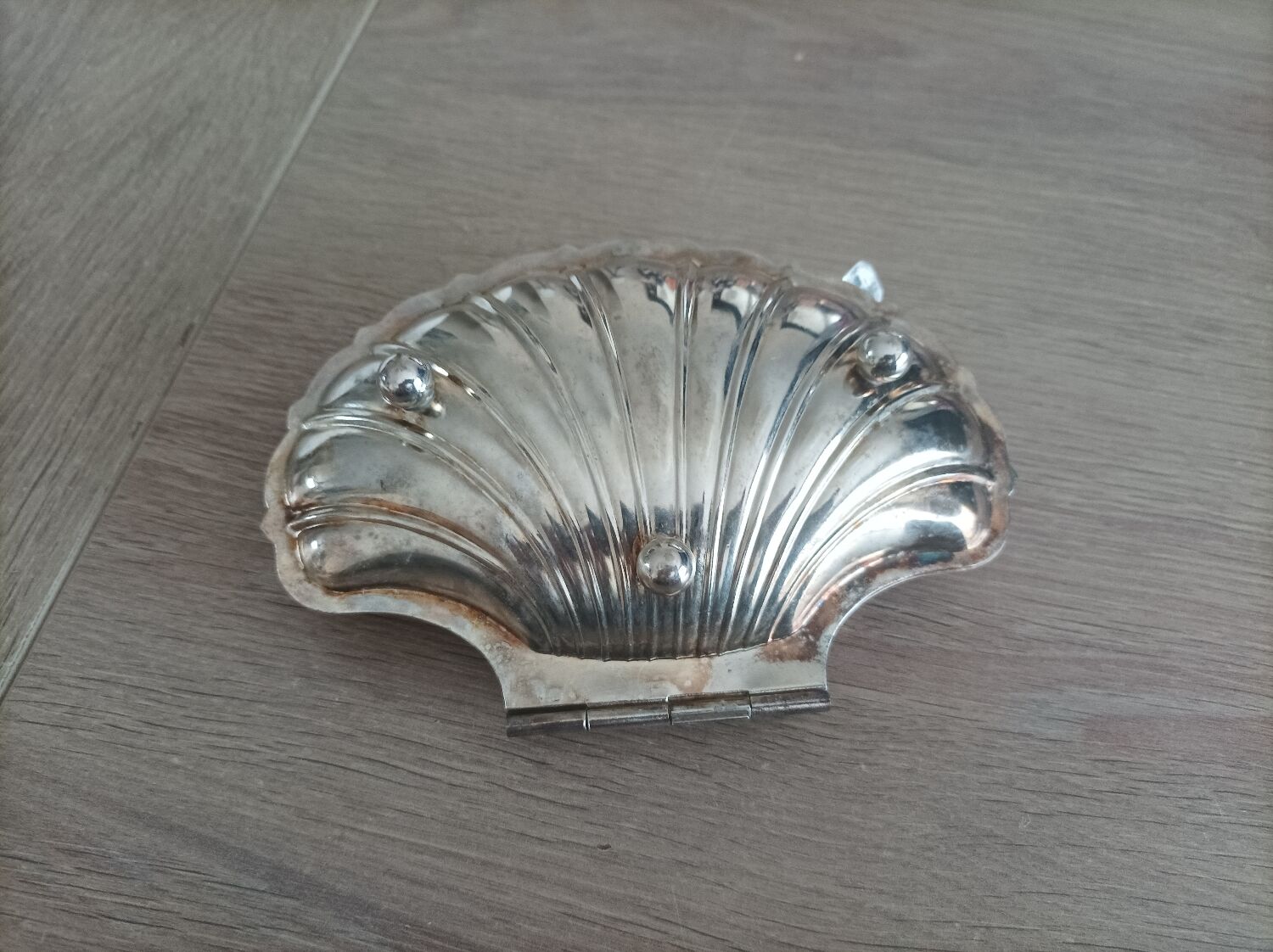 Shell butter dish