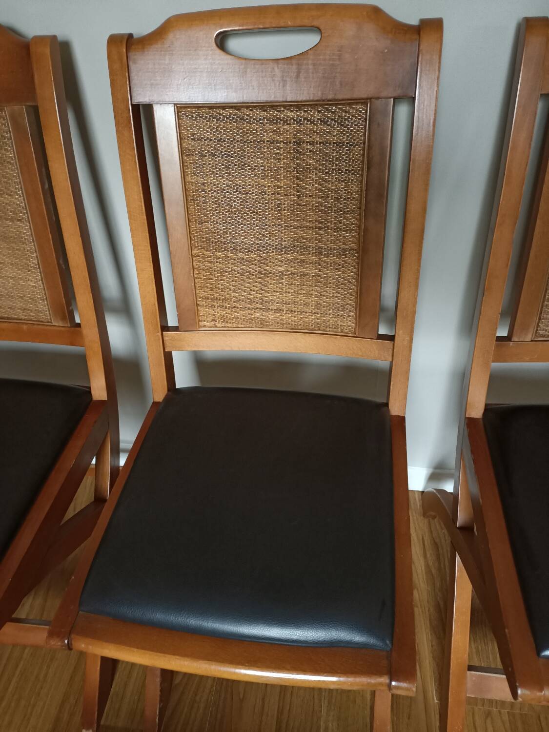 Set of 4 wood and leather chairs