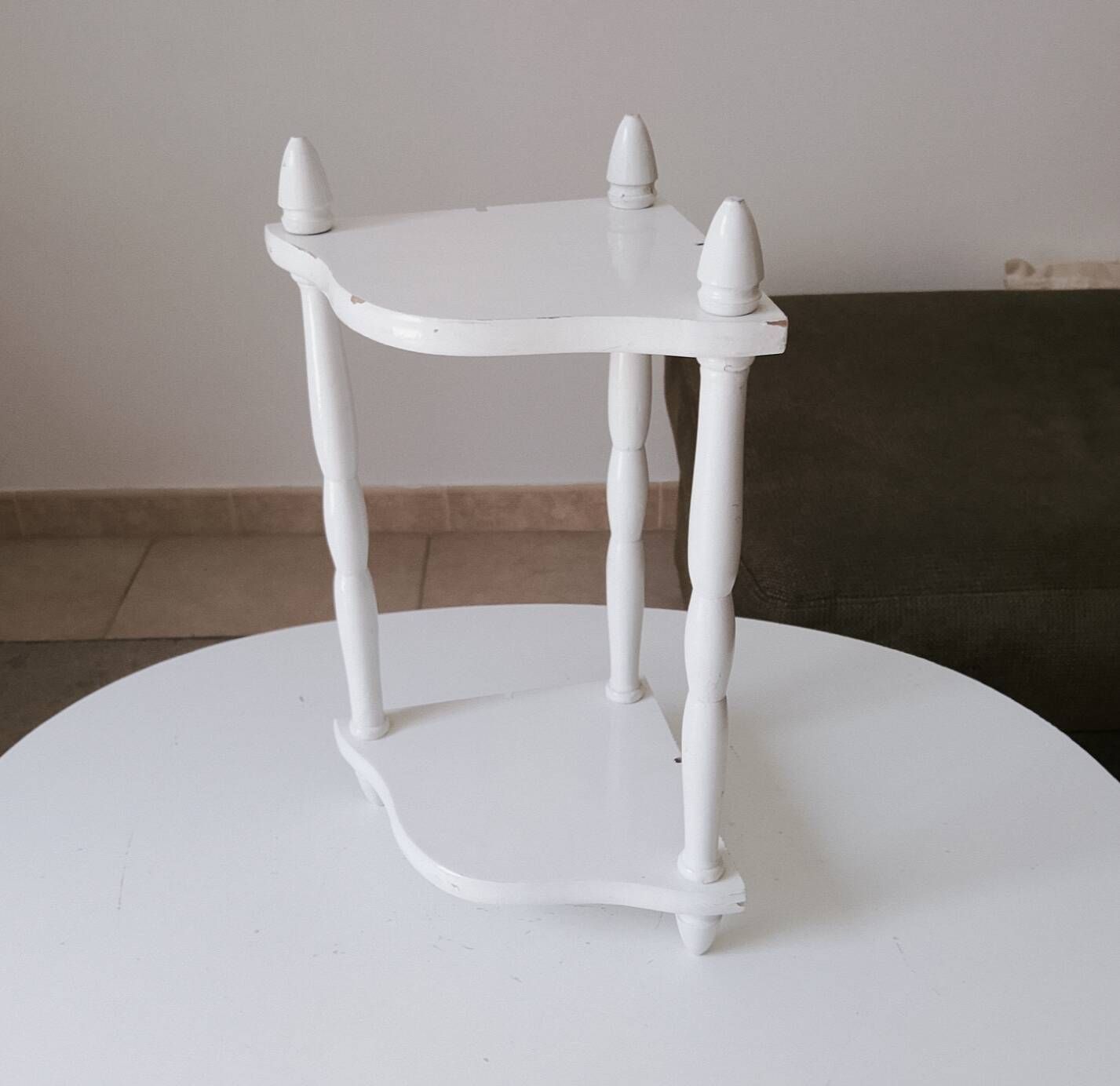 Vintage shabby chic/country wall corner shelf