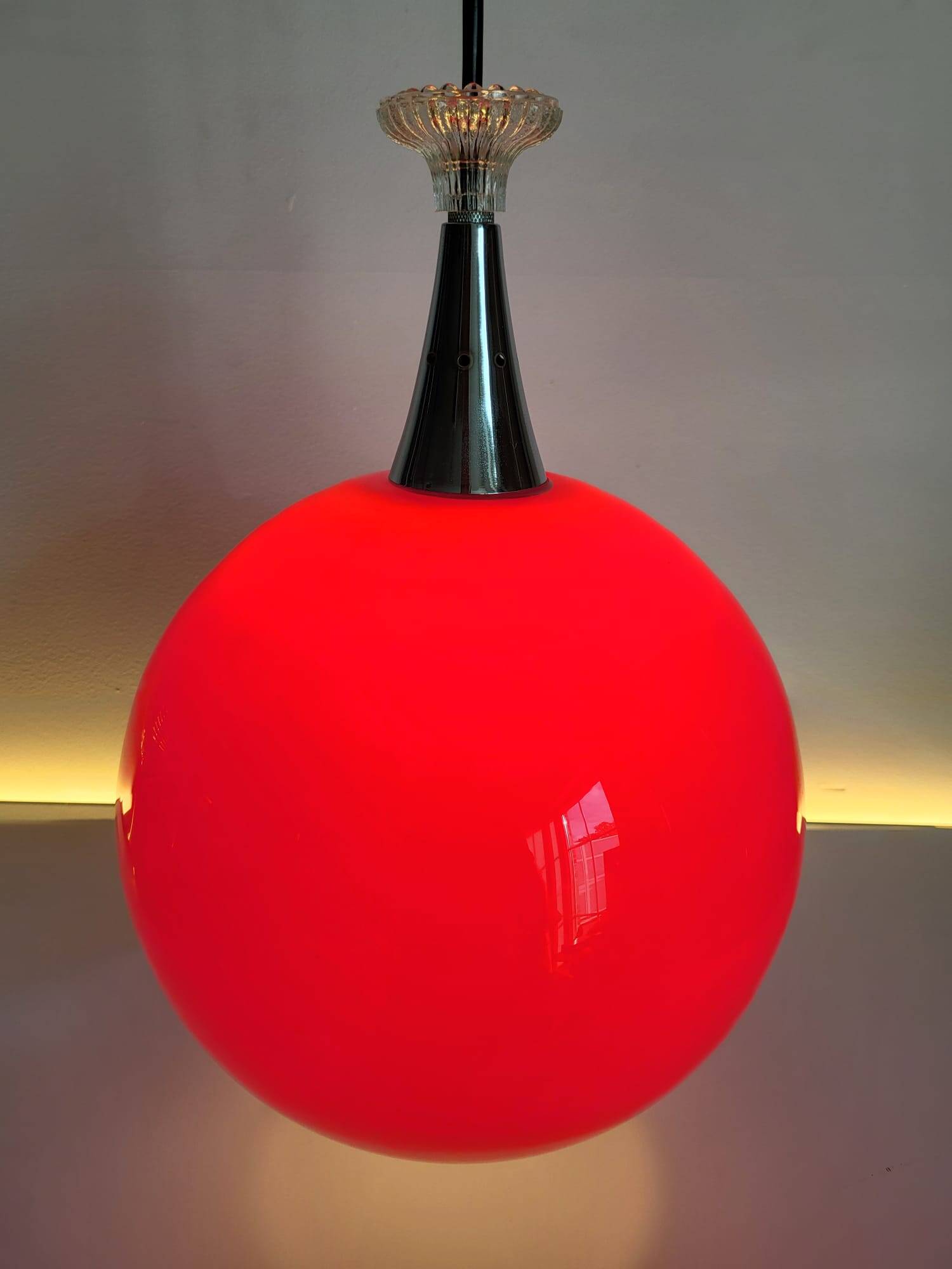 Suspension Space Age in opaline enamel with a chrome finish, circa 1960.