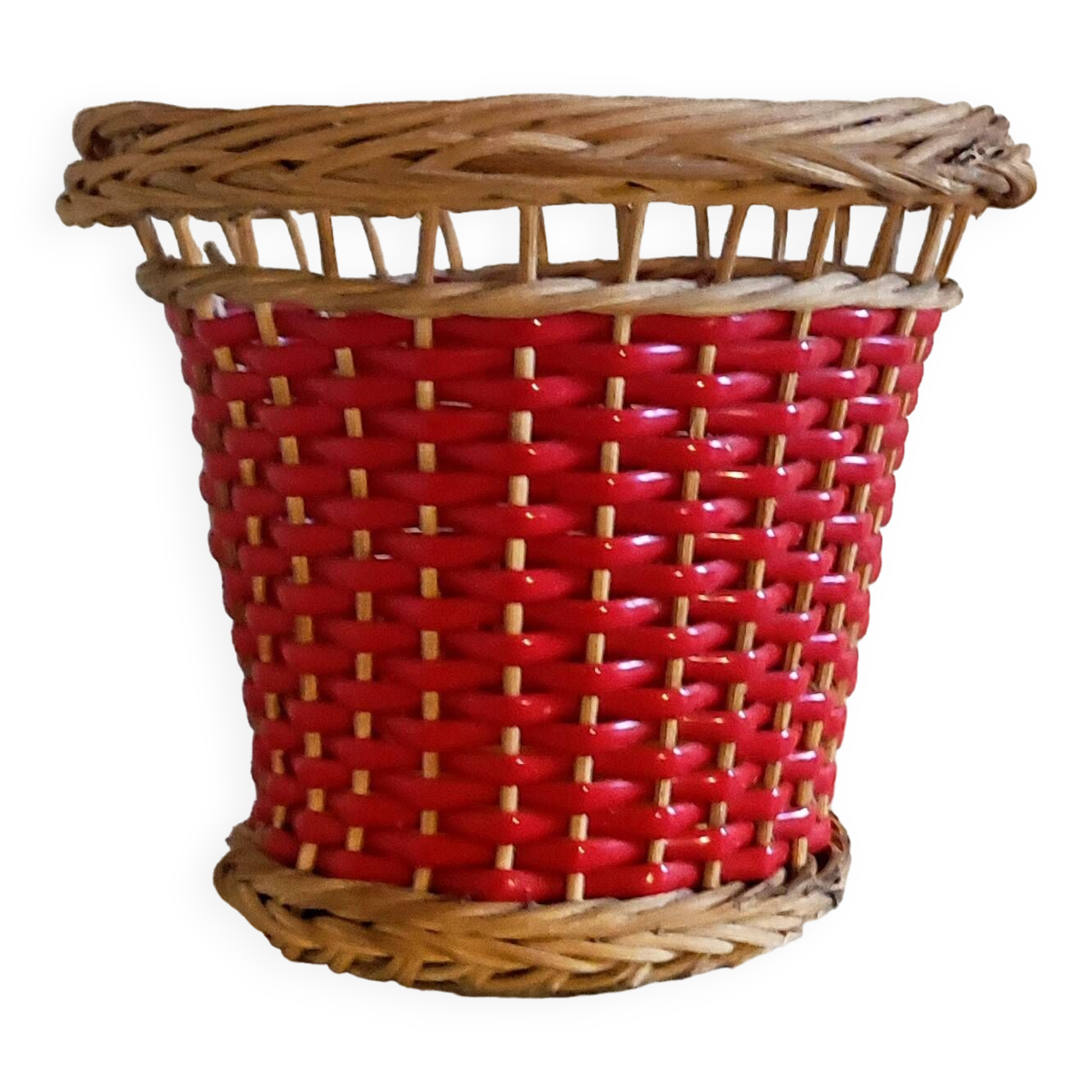 Woven rattan planter & scoubidou