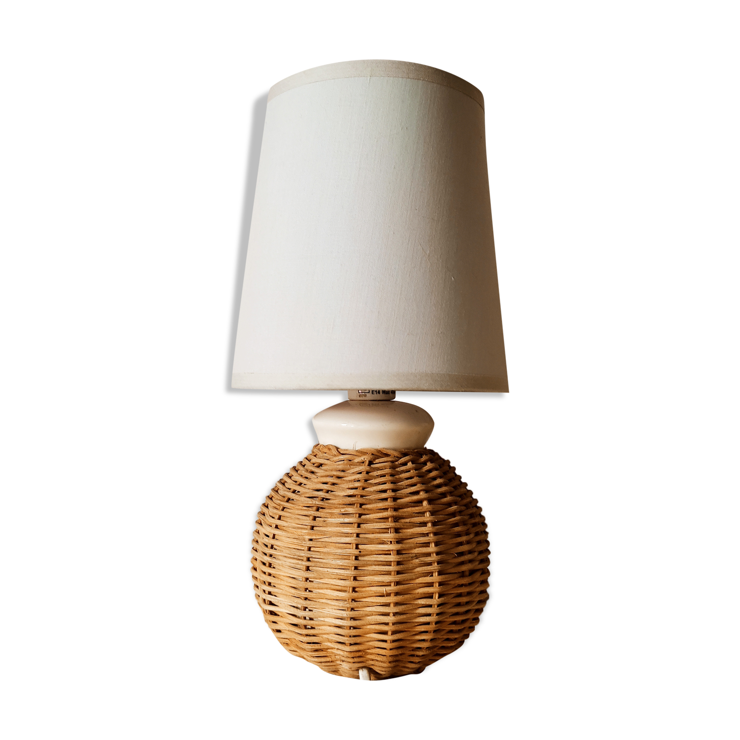 Wicker ball lamp