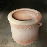 Earthen pot