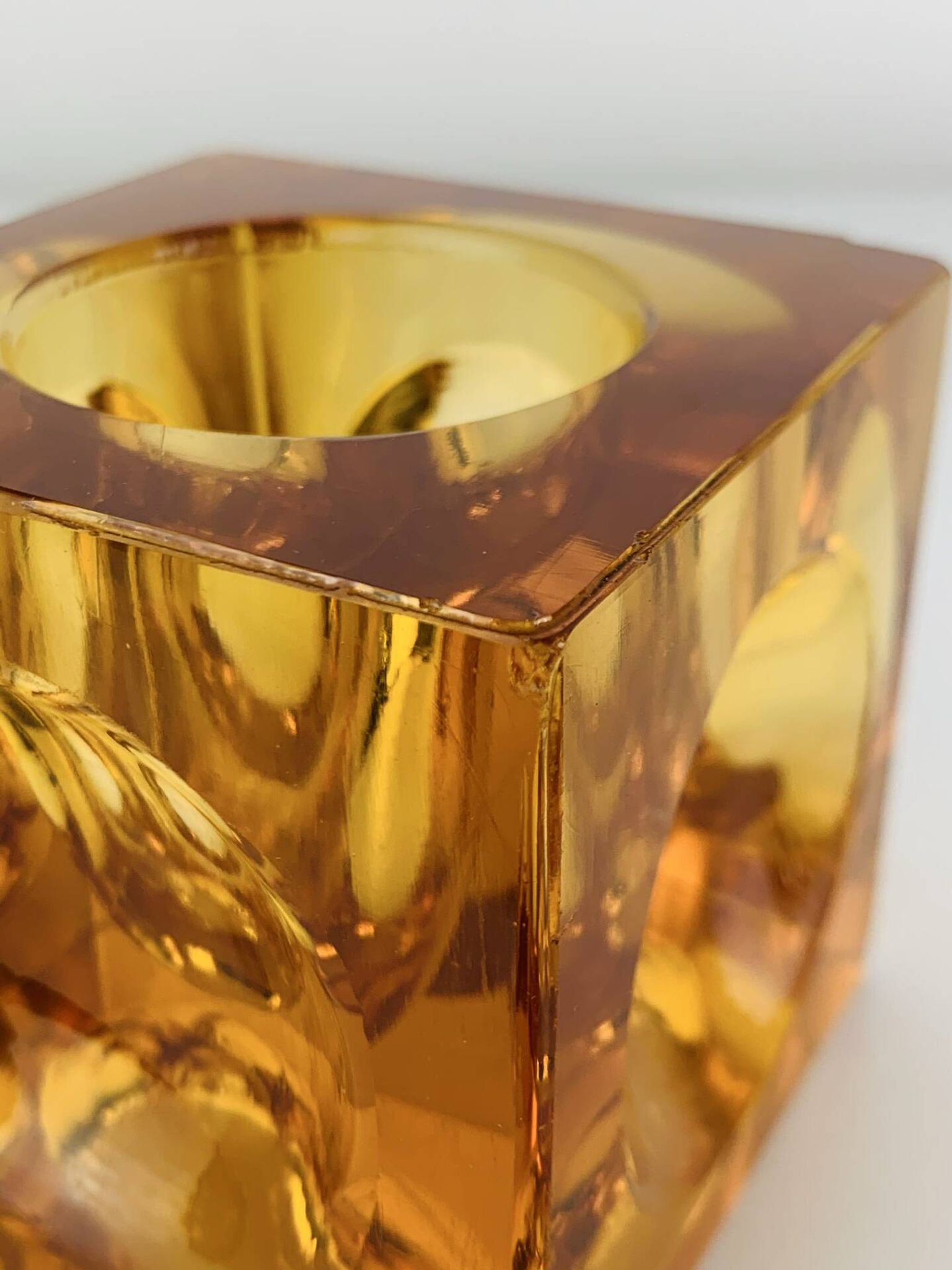 Bougeoir ice cube verre ambré années 60