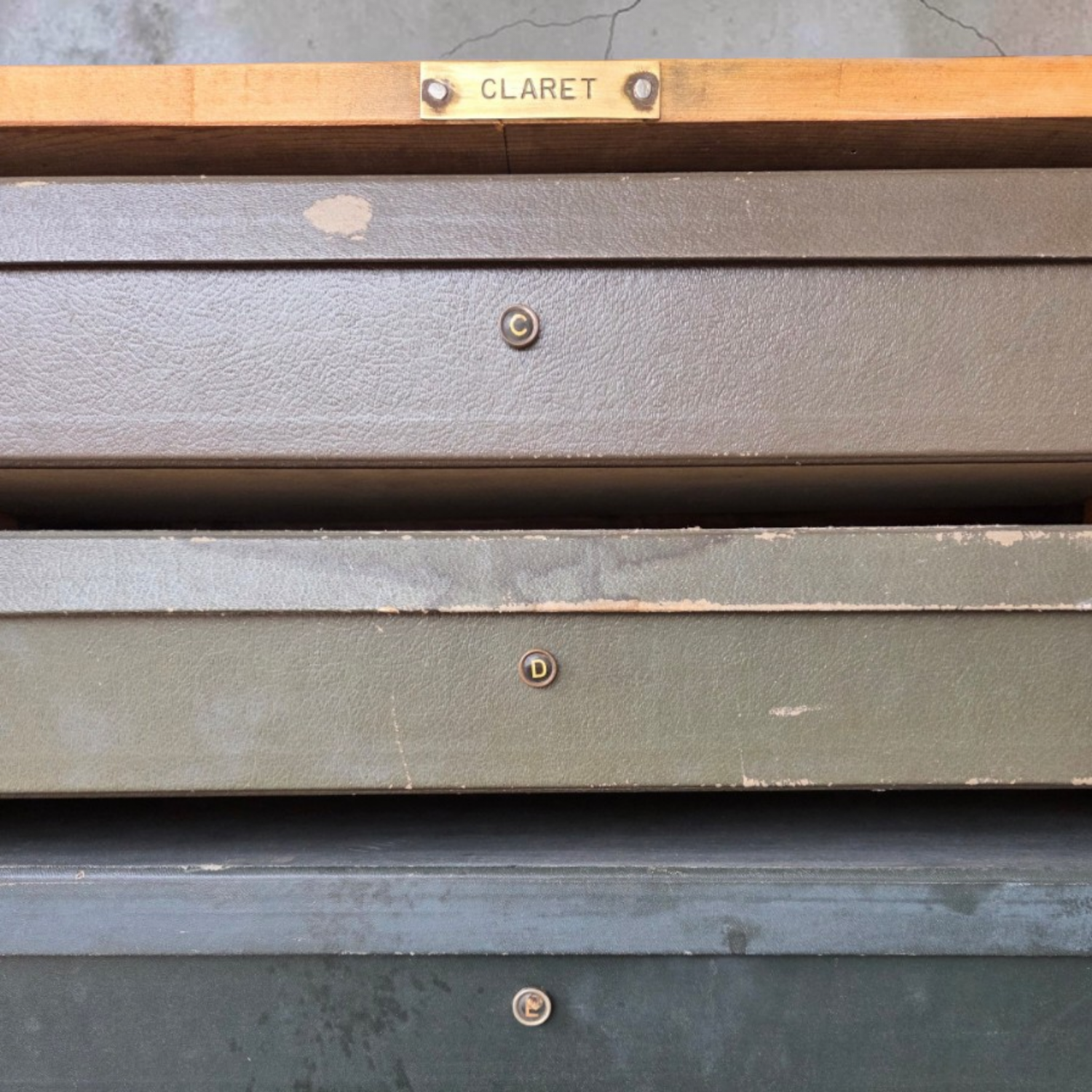 Cardboard maker's furniture