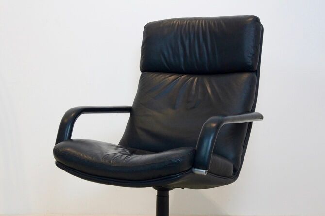 Swivel chair by Geoffrey Harcourt for Artifort F141
