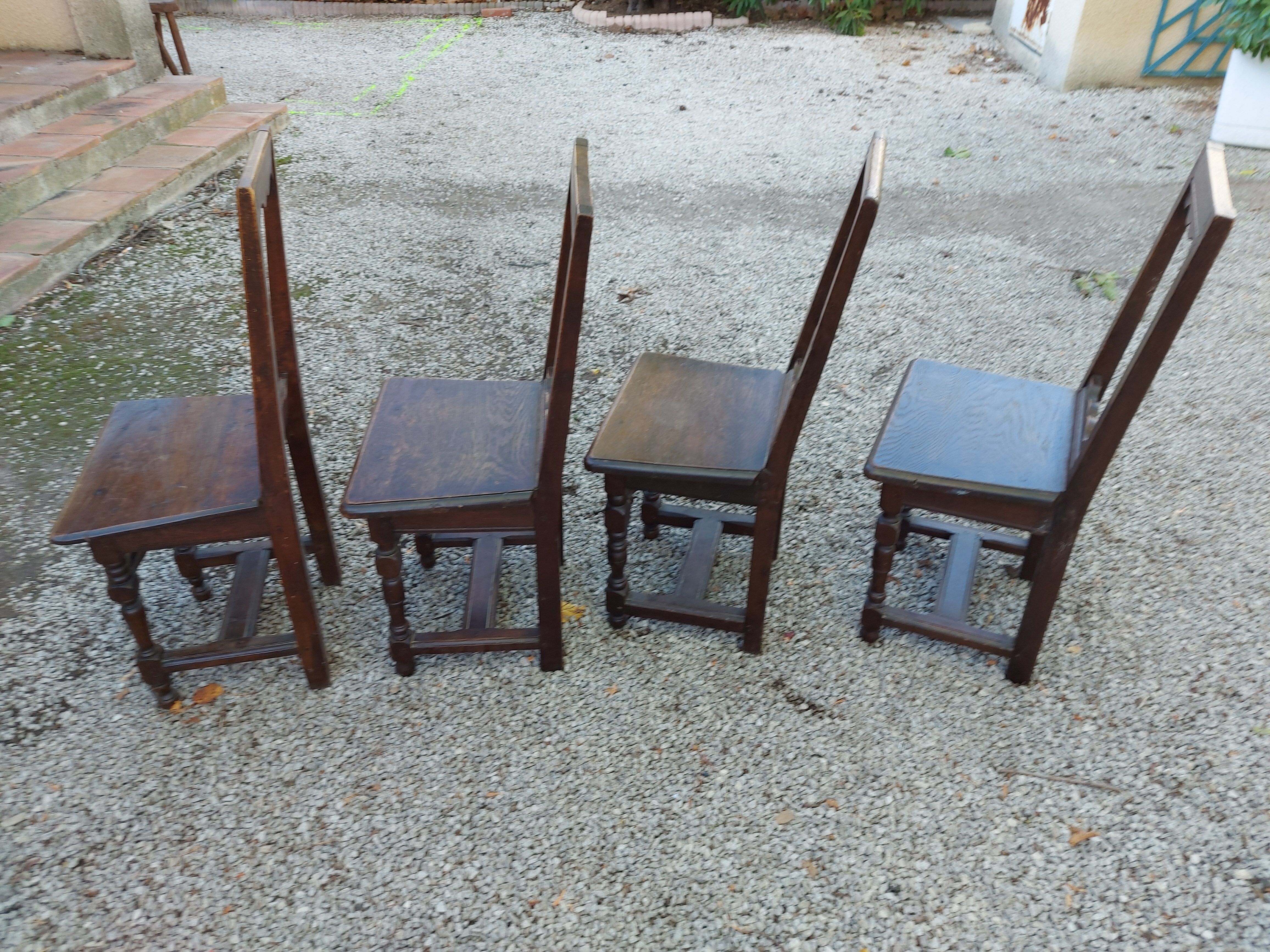 4 Lorraines chairs