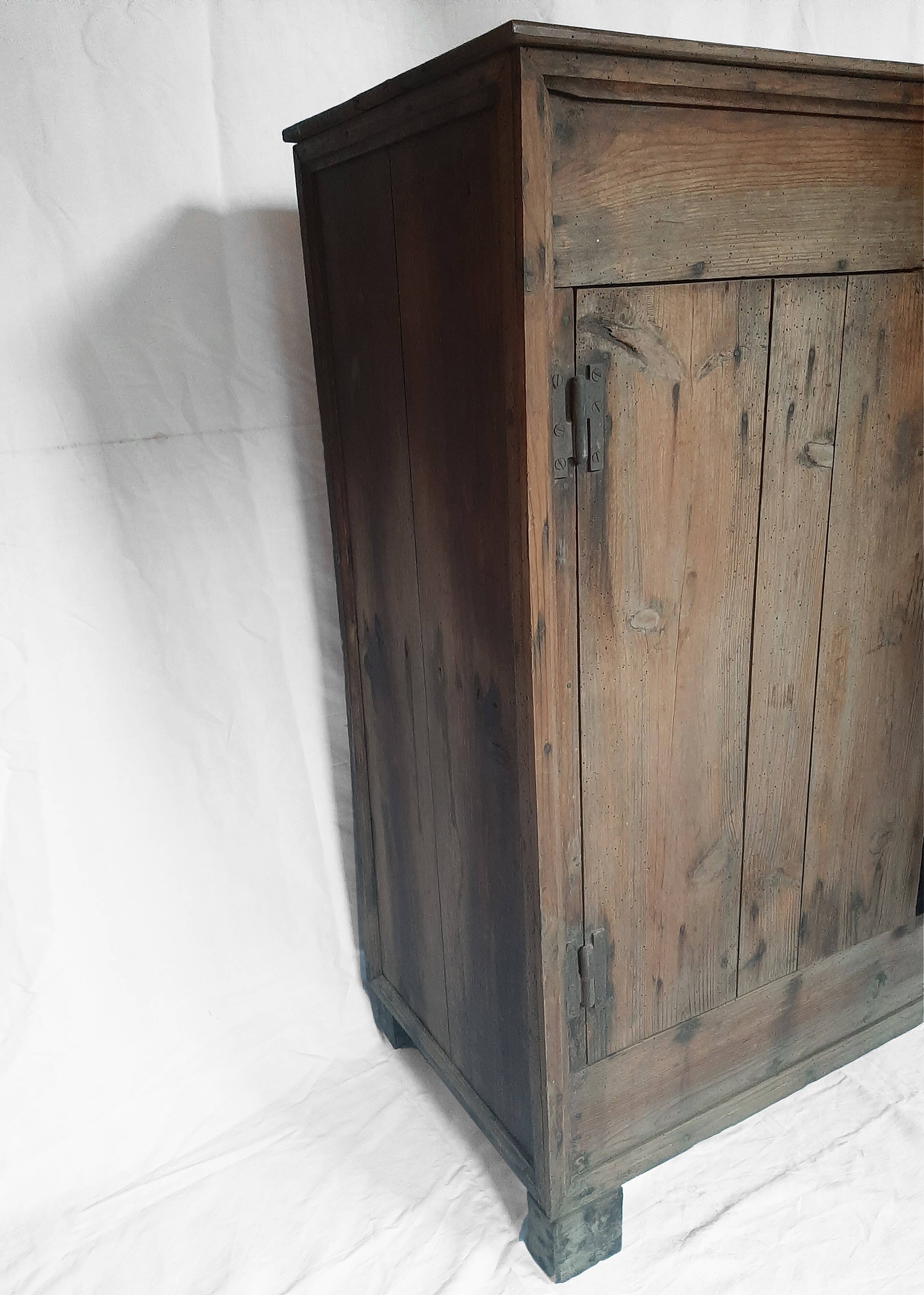 Parisian raw wood buffet