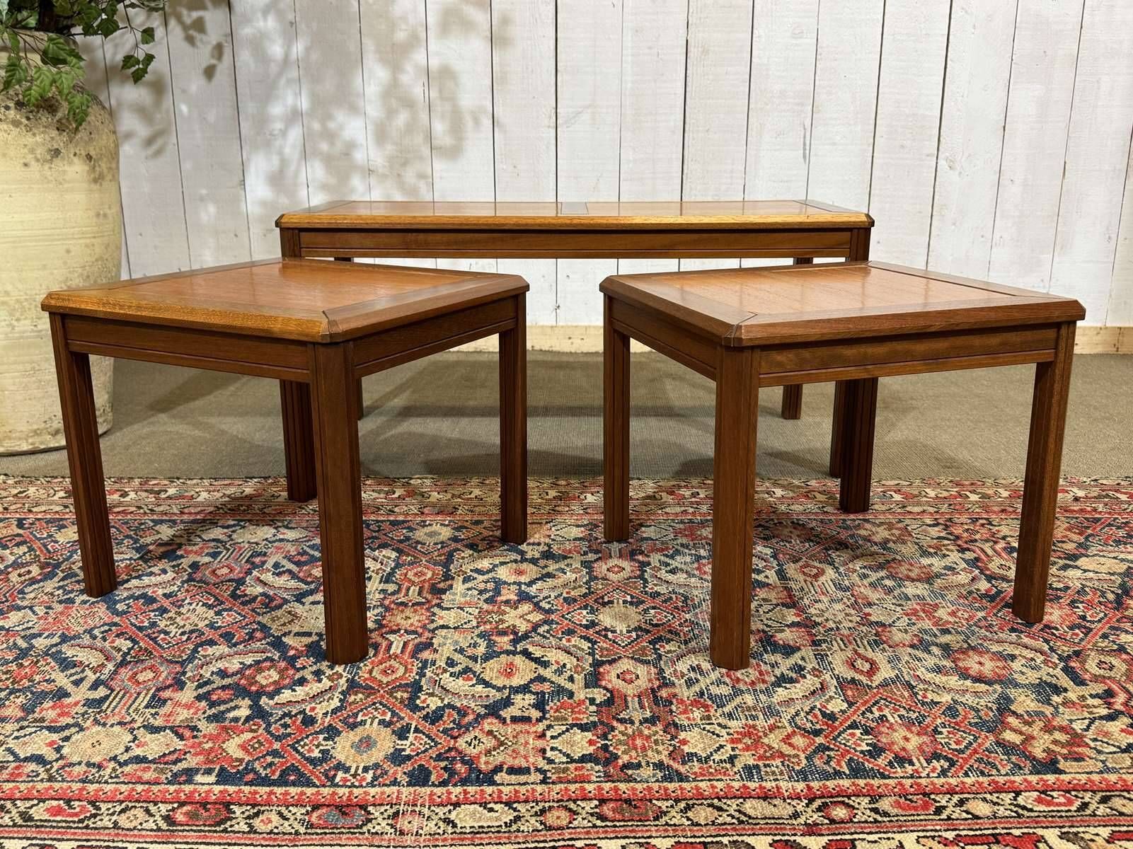 3 tables gigognes en teck, années 1970