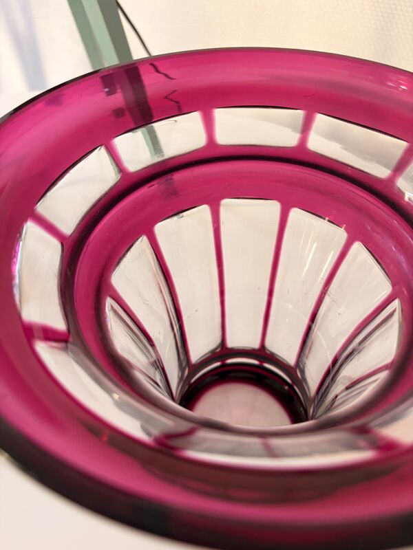 Vase Baccarat en cristal Rose foncé