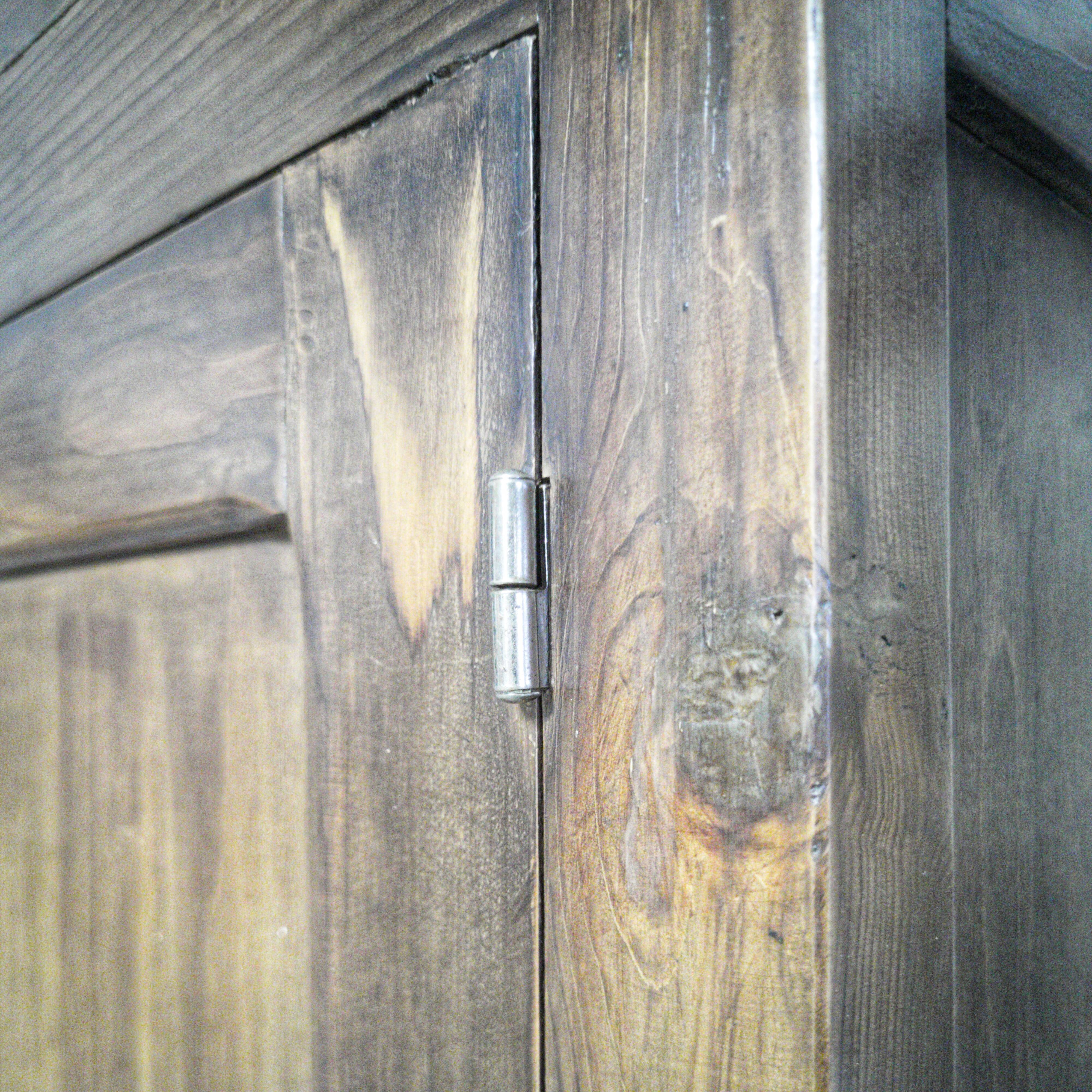 Armoire parisienne