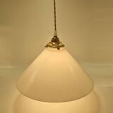 Conical suspension in white opaline