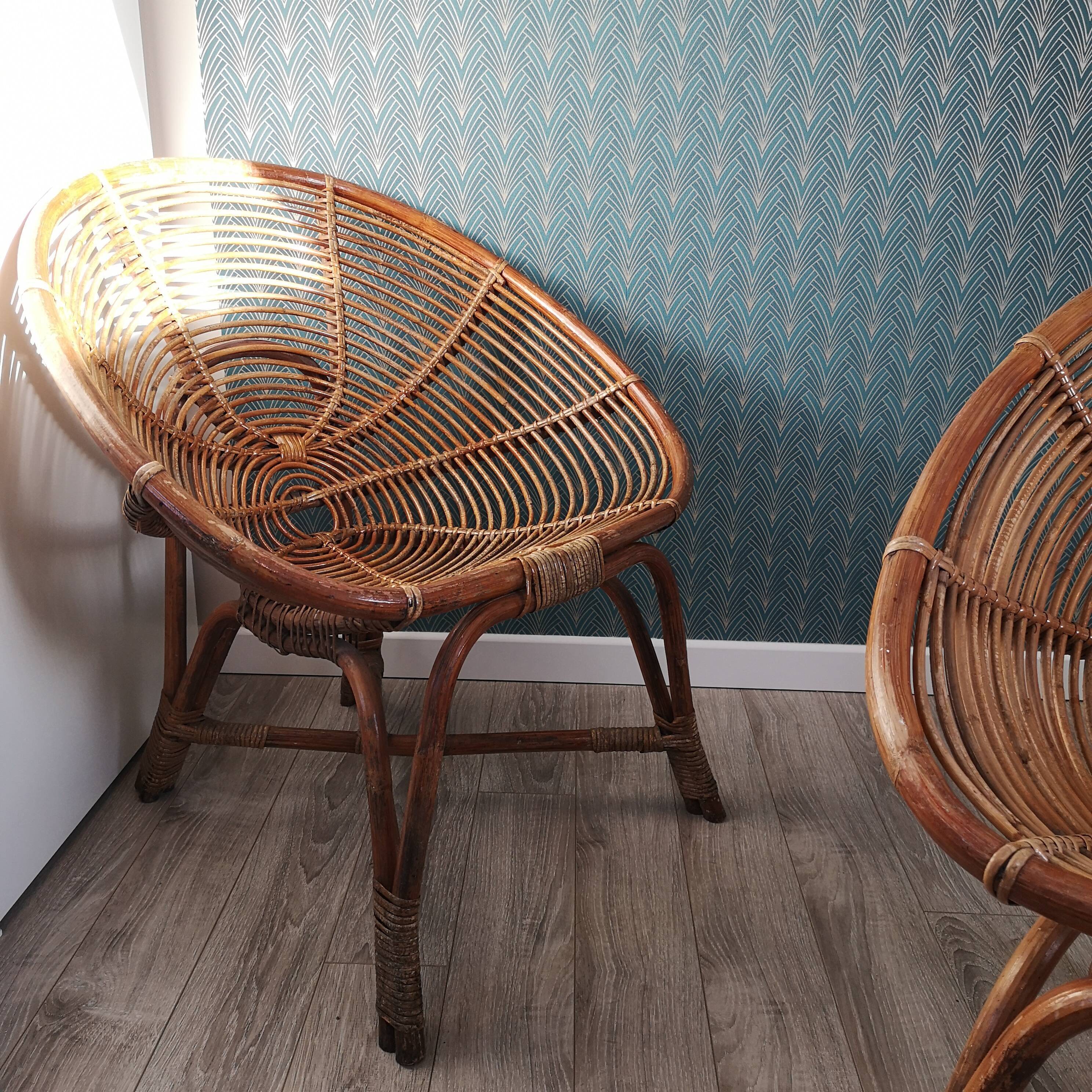 Paire de fauteuils coquille en osier