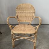 Fauteuil empilable en osier pour les espaces d'accueil extérieurs : une assise durable et élégante (1 article)