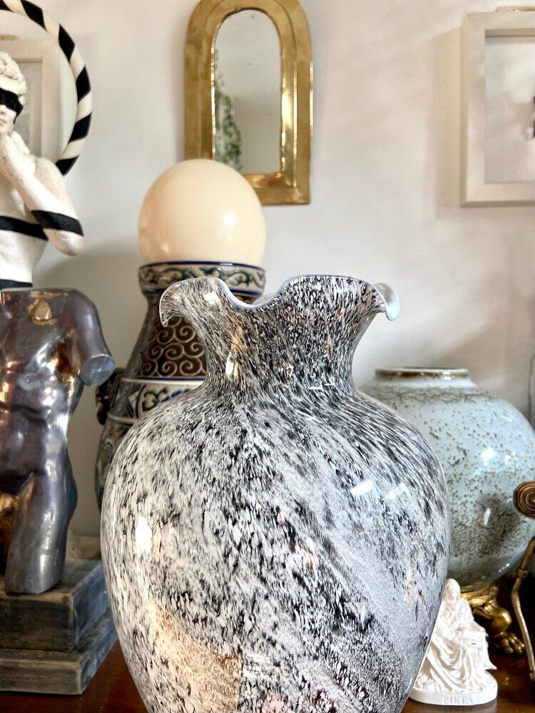 Black and white glass paste vase