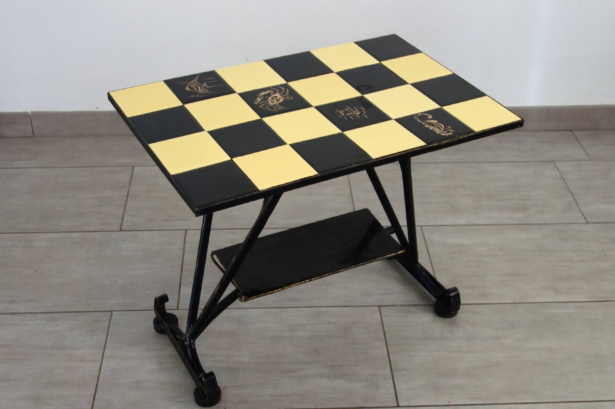 Table d'appoint en métal et céramique, années 50-60