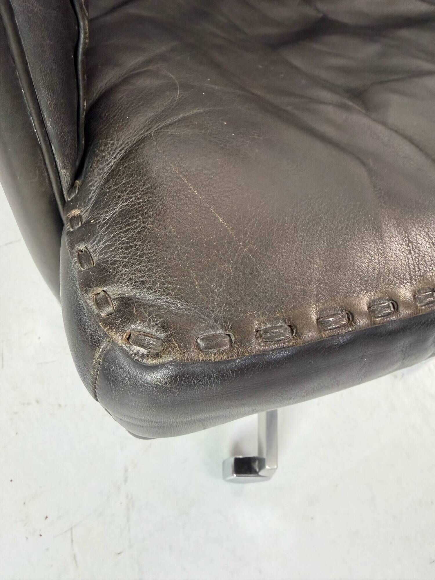 Vintage Leather Swivel Armchair De Sede DS 35, Switzerland, 1970s