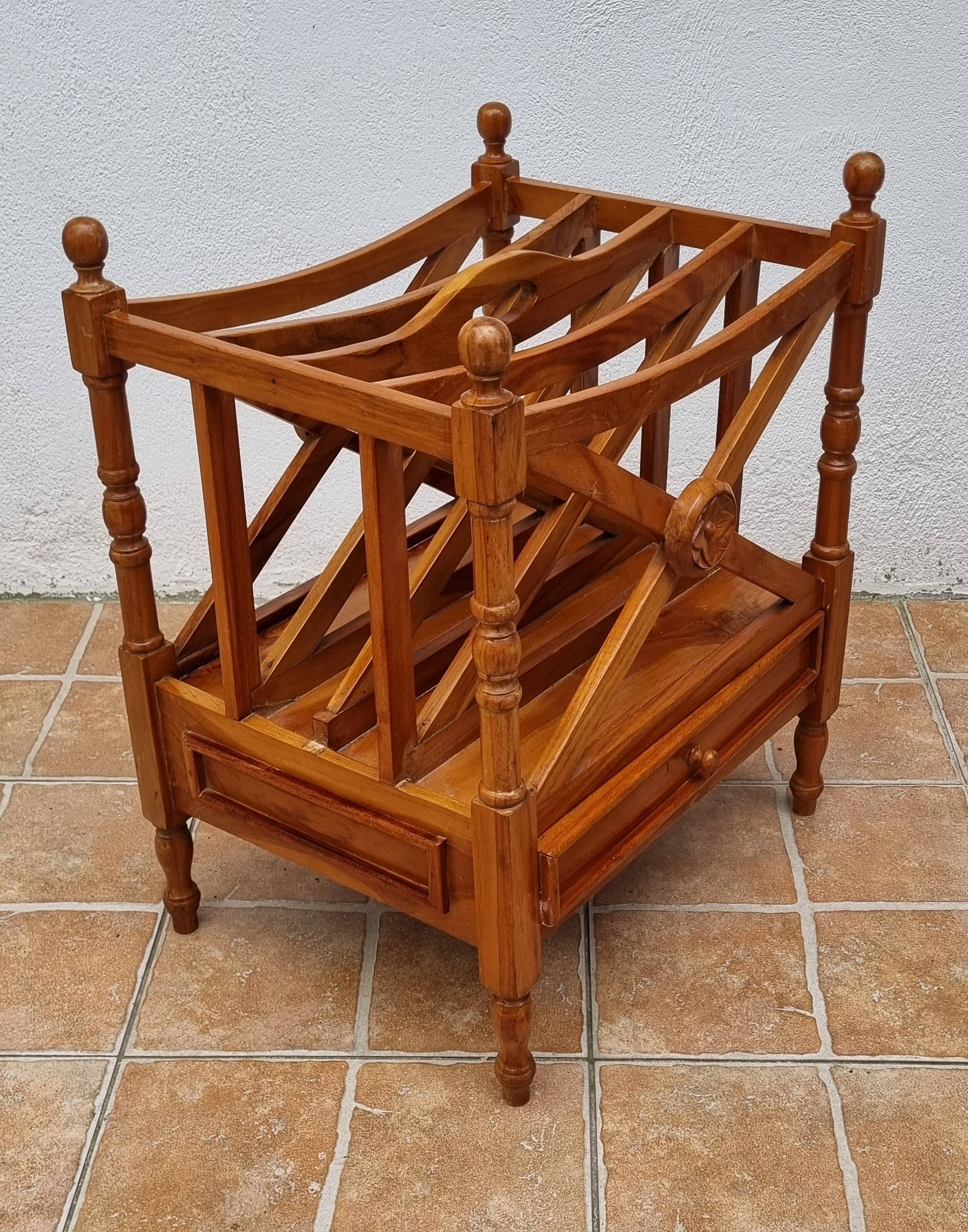 Vintage wooden magazine rack with drawer, English style, 60x45 cm.
