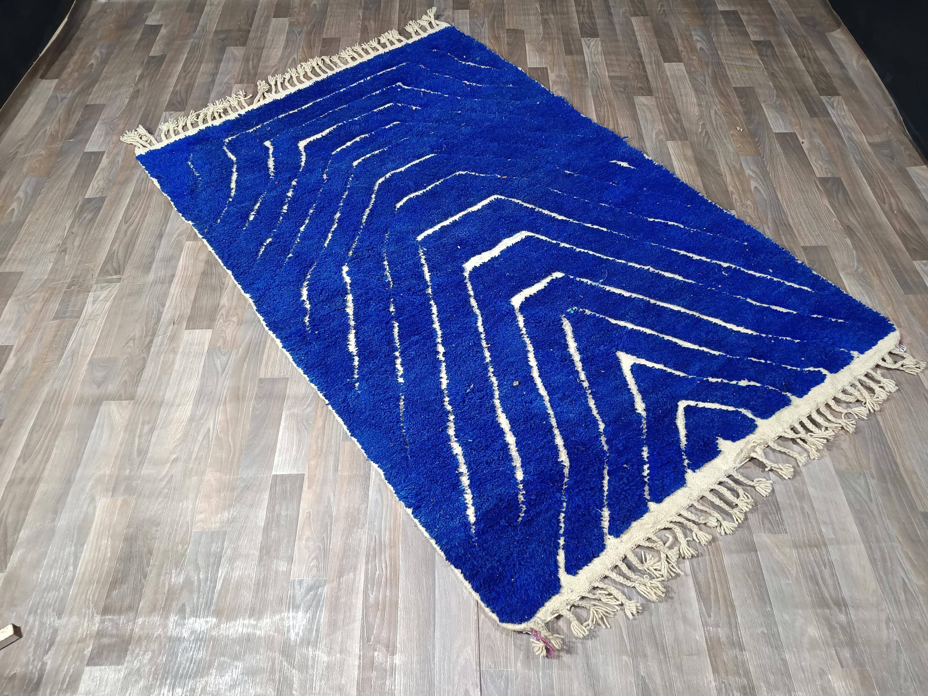 Moroccan rug in natural wool 2.5x1.5 m