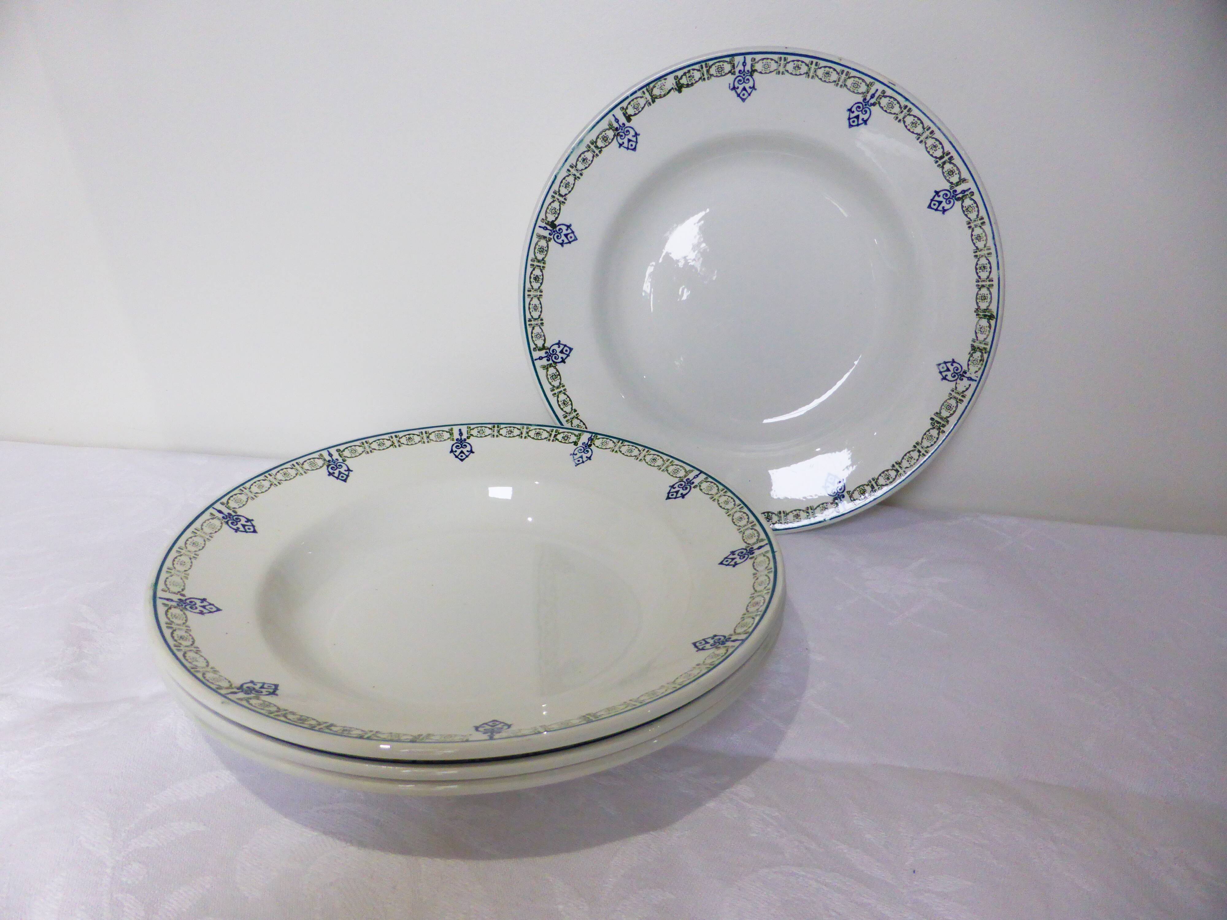 4 assiettes creuses vintage de St Amand 211239