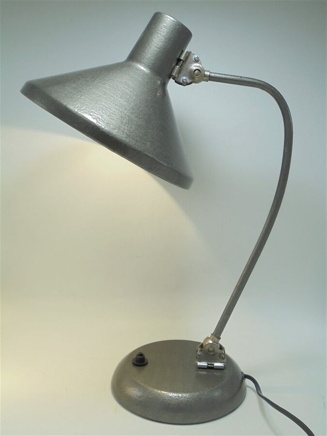 Articulated lamp