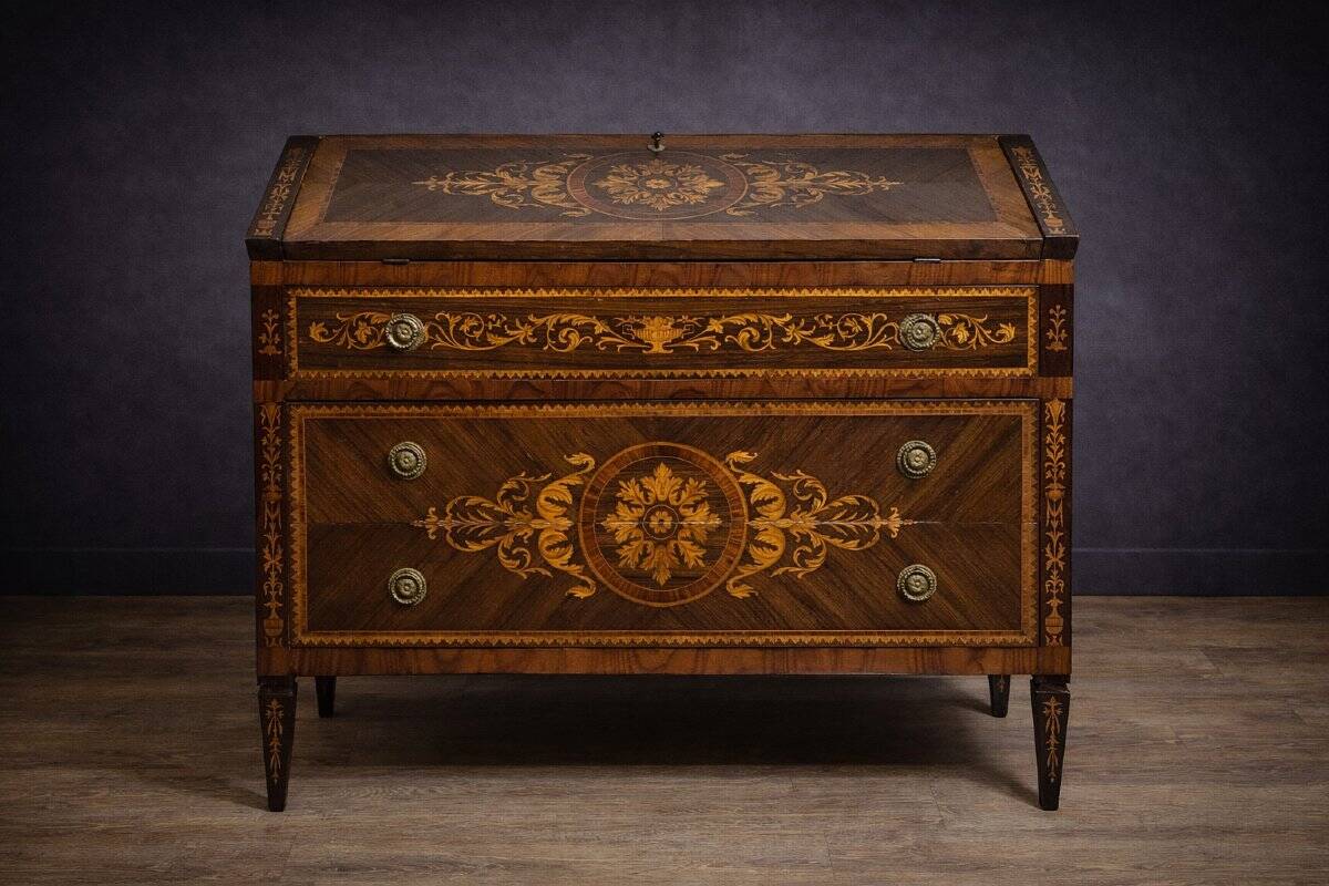 Commode secrétaire scriban style Louis XV à abattant, en bois précieux